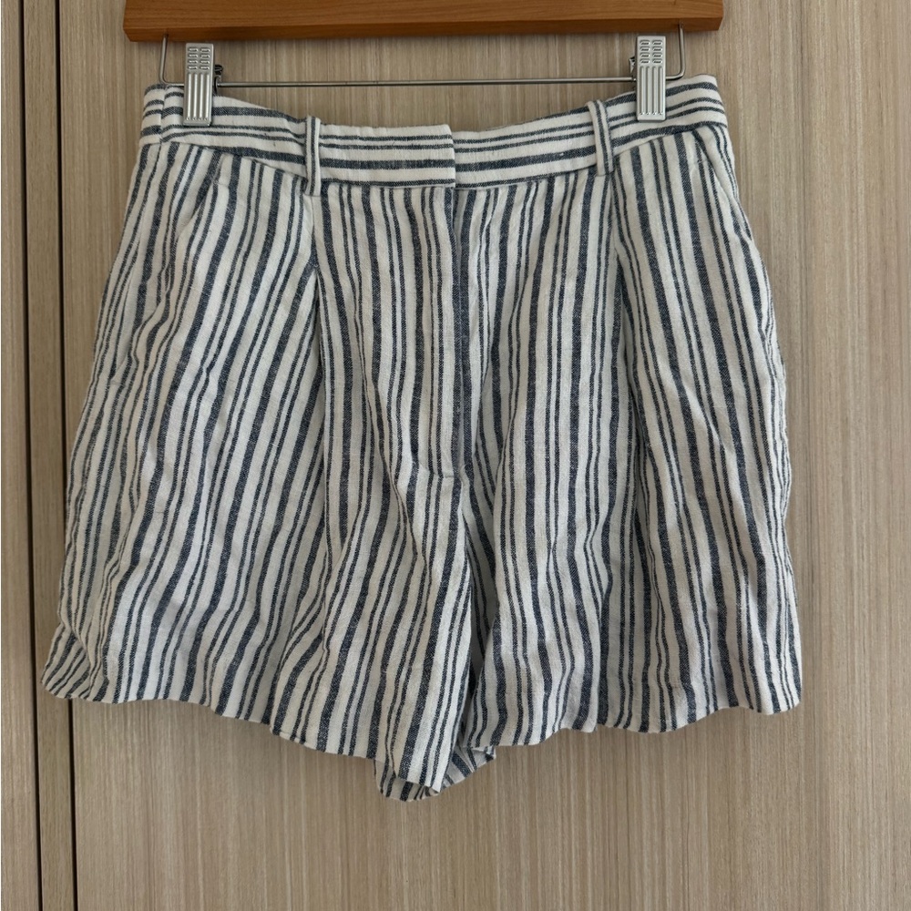 Abercrombie & Fitch Striped Cotton-Blend Women’s Shorts in White and Blue